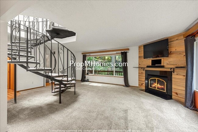 Building Photo - 22665 SW Schaltenbrand Ln