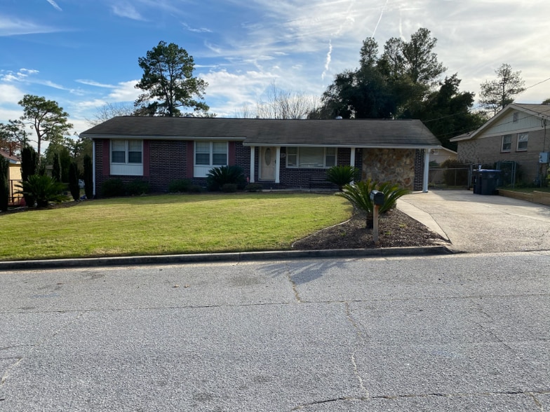 Building Photo - 2222 Woodland Ave