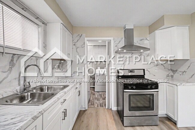Building Photo - 26437 Lehigh St