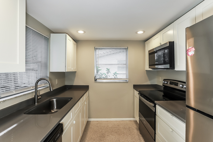 Building Photo - 3011 Matchlock Dr