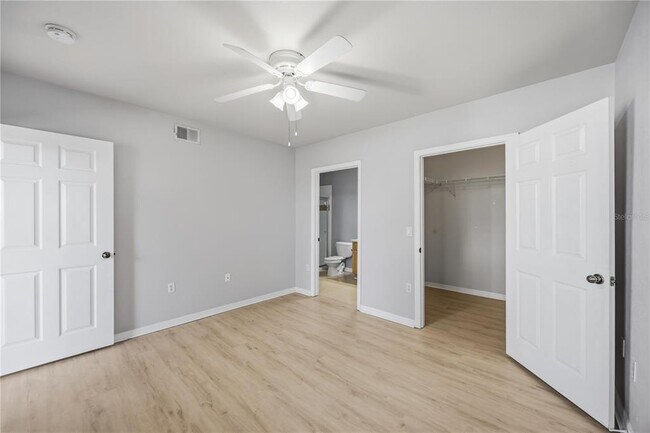 Building Photo - 1195 Villagio Cir