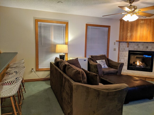 Building Photo - 140 Paquette Cir