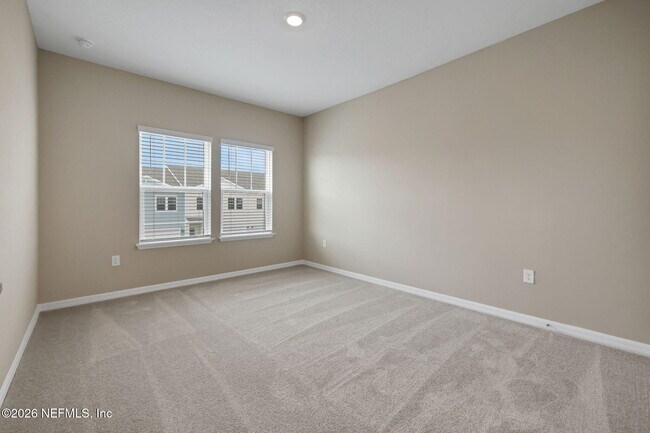 Building Photo - 365 Cherry Elm Dr