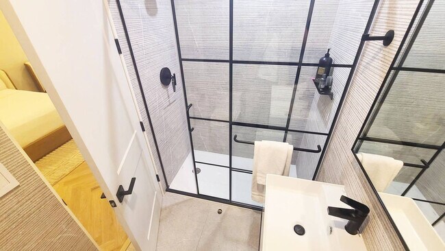 Building Photo - 4312 NE 22nd Ave