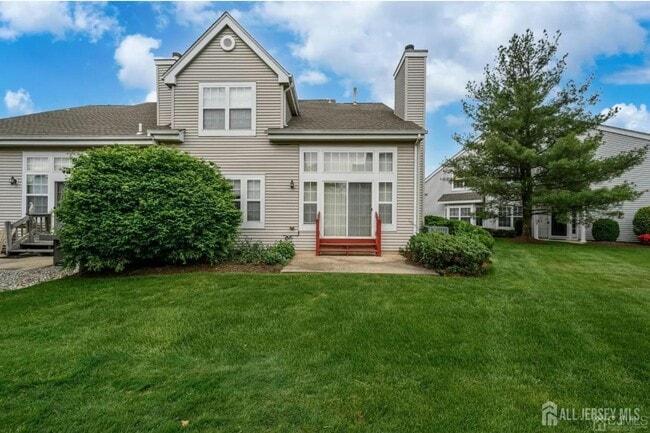 Building Photo - 14 Crestwood Ct