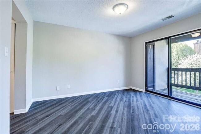Building Photo - 8121 Cedar Glen Dr