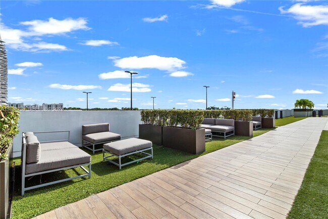 Building Photo - 5300 Paseo Blvd