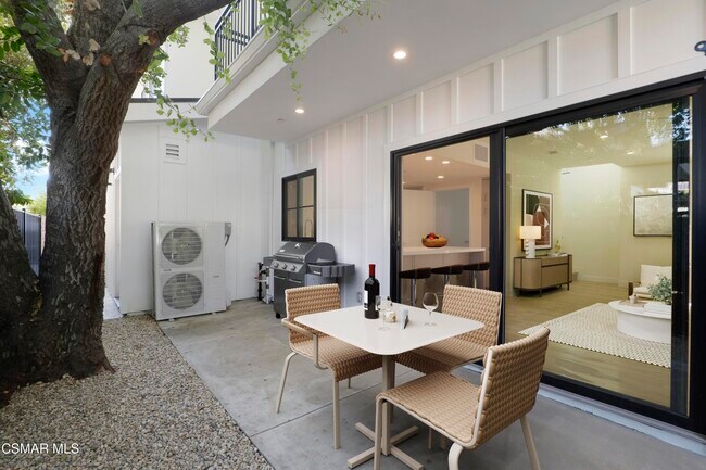 Building Photo - 3190 Los Robles Rd