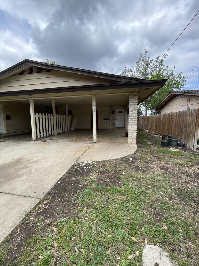 Building Photo - 247 Fennel Dr