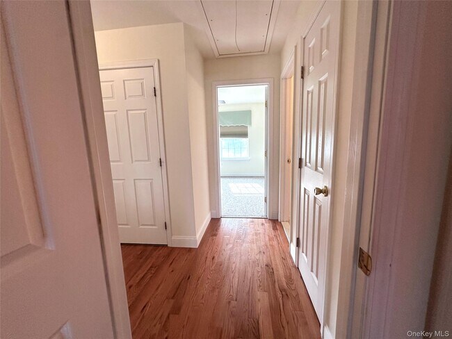 Building Photo - 4806 Ridgecrest Dr