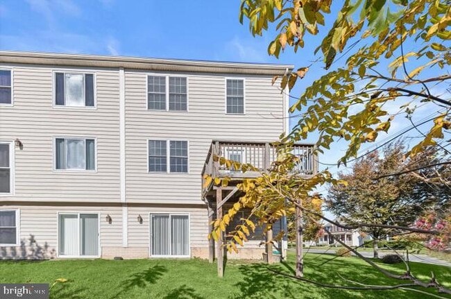 Building Photo - 1 Karendale Ct