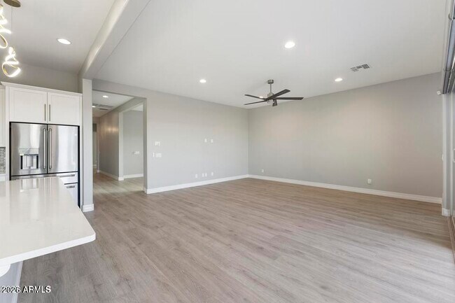 Building Photo - 11086 W Hadley St