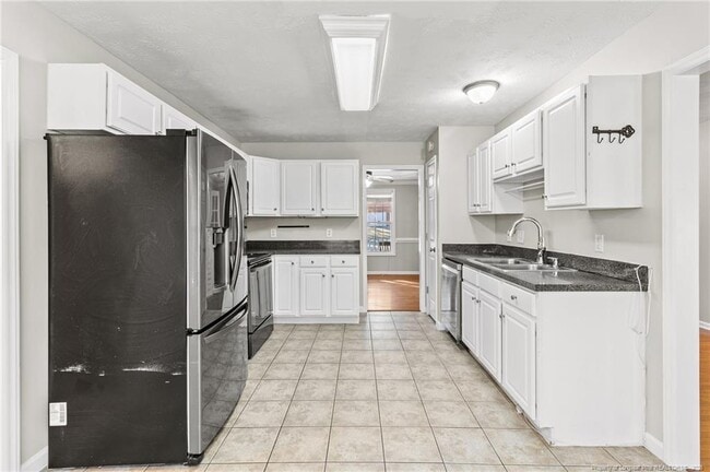 Building Photo - 132 Cedar Ln