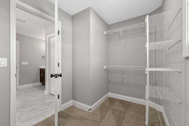 Building Photo - Beautiful 4-Bedroom Home with Modern Comfo...