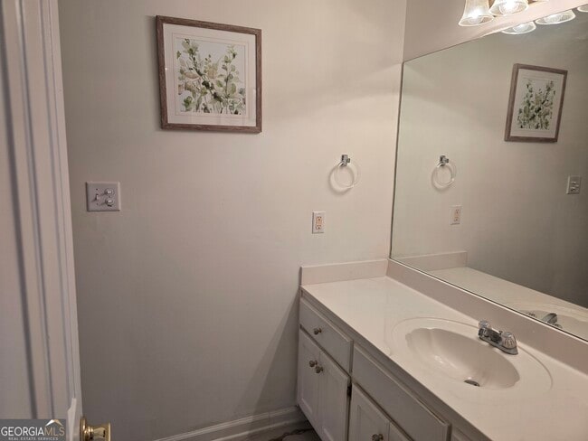 Building Photo - 65 Wyngate Dr