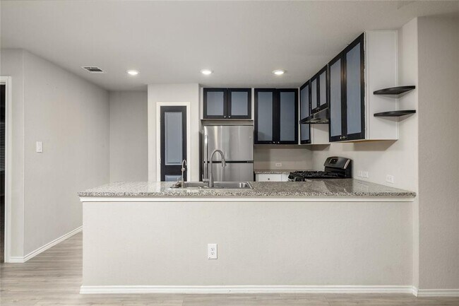 Building Photo - 12744 Mirecourt Wy