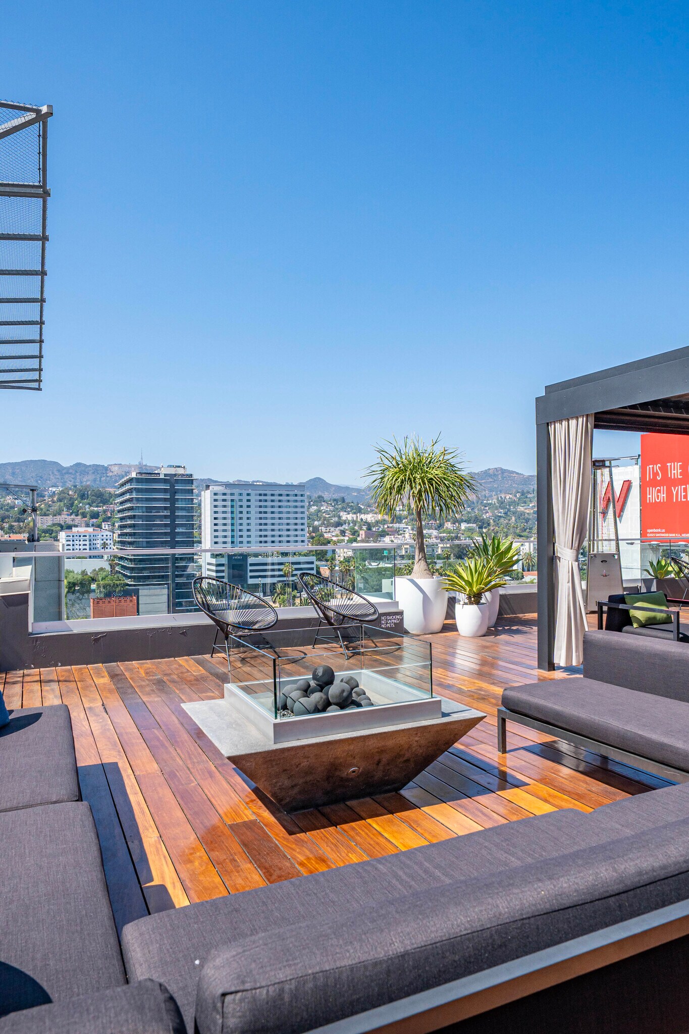 Building Photo - 6250 Hollywood Blvd