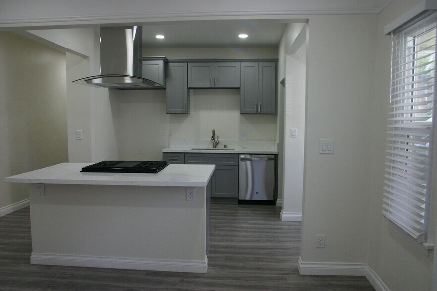 Building Photo - 4265 Garthwaite Ave