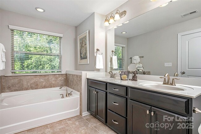 Building Photo - 9449 Glenburn Ln