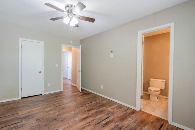 Building Photo - 3 Bed / 2 Bath in Tulsa!