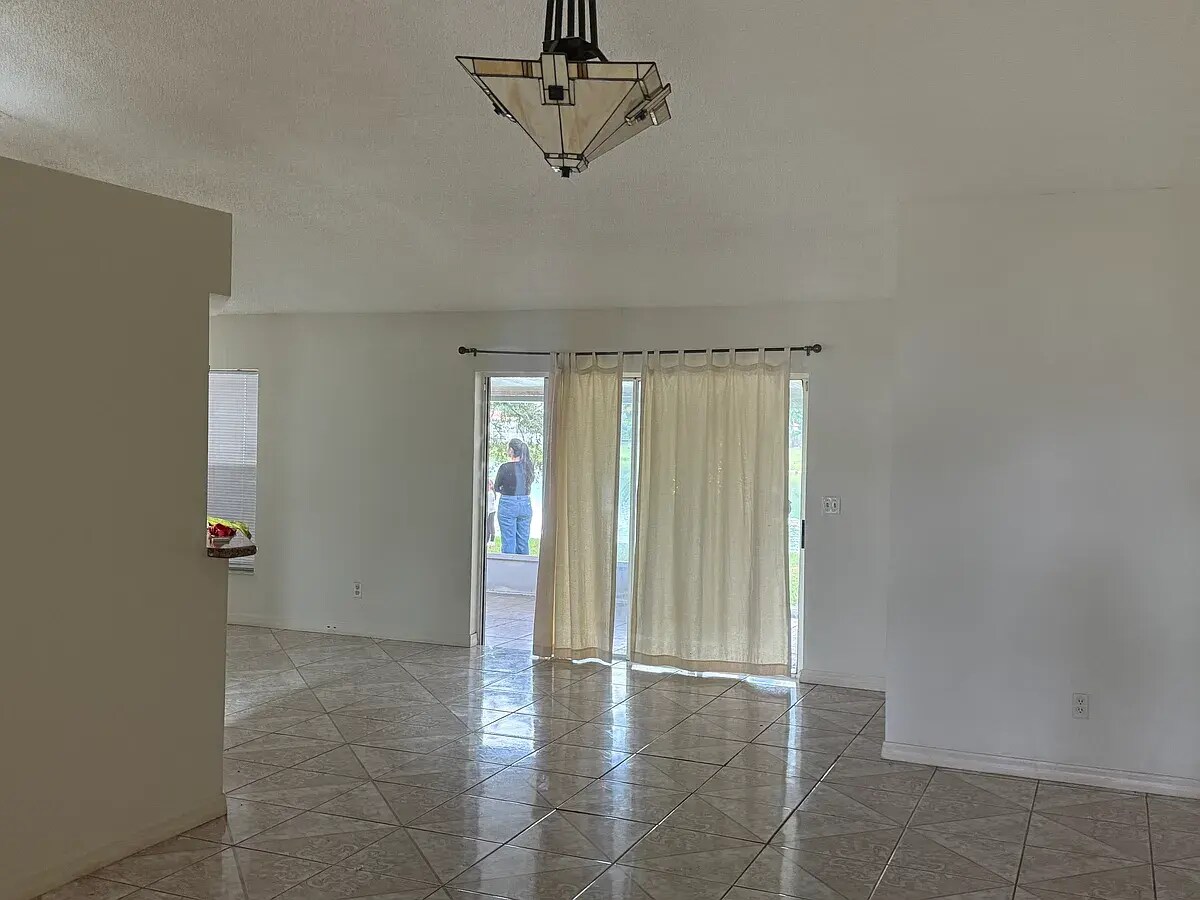 Building Photo - 2010 Chelam Way