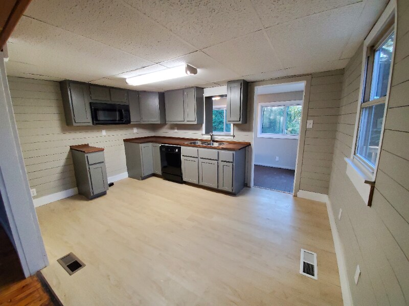 Building Photo - 1531 Colby Way