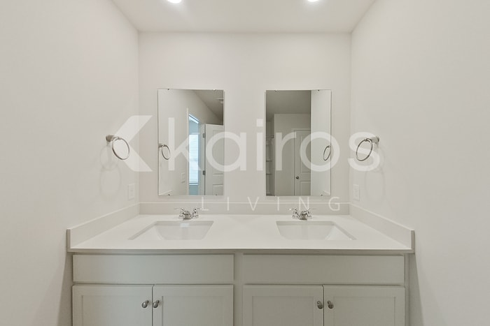 Building Photo - 133 Overstreet Way