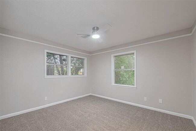 Building Photo - 7702 Darnay Dr