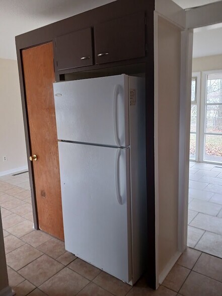 Building Photo - 1681 Brentwood Dr