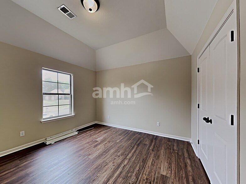 Building Photo - 6652 Clingmans Cv