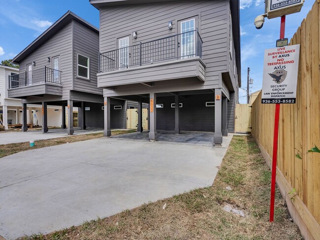 Building Photo - Modern 3BR Duplex – New Construction in Houston