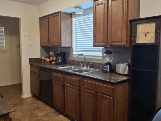 Building Photo - 1409 Paseo Del Oro