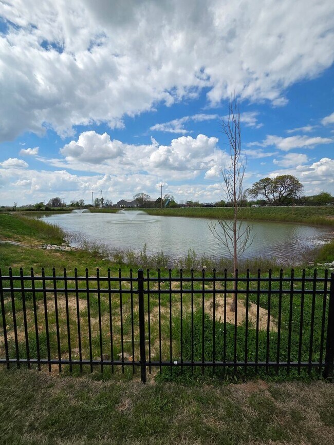 Building Photo - Welcome to Parkside of Lowell