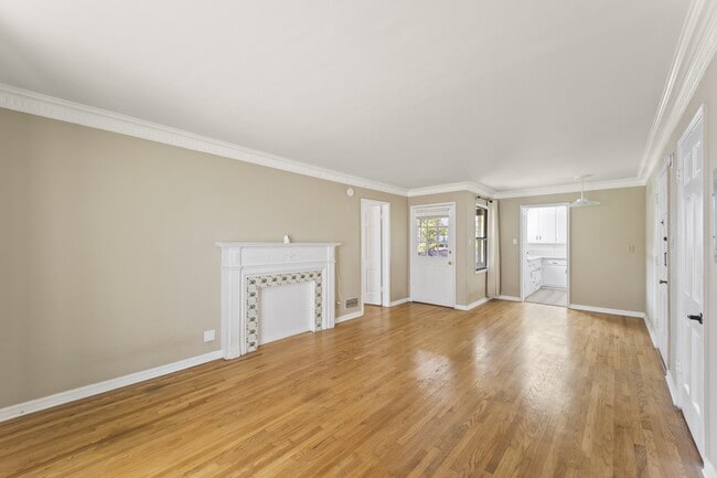 Building Photo - 1444 S Beverly Dr