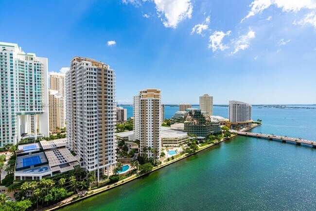 Building Photo - 495 Brickell Ave