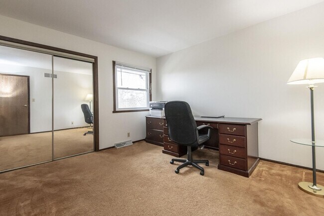 Building Photo - 21225 Mary Lynn Dr