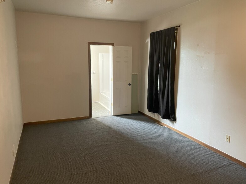 Master - 120 2nd Ave SW