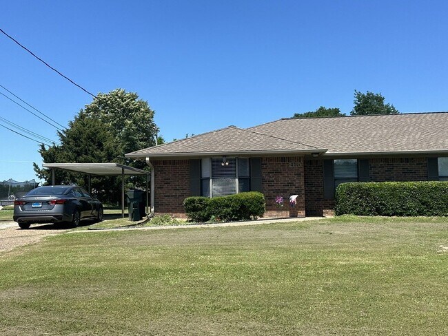 Building Photo - 2108/2110 Stoneridge  SERIES 1