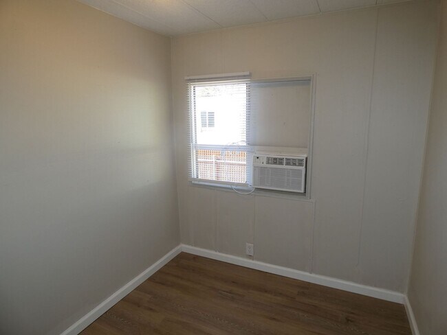 Building Photo - 2858 W Carnauba St