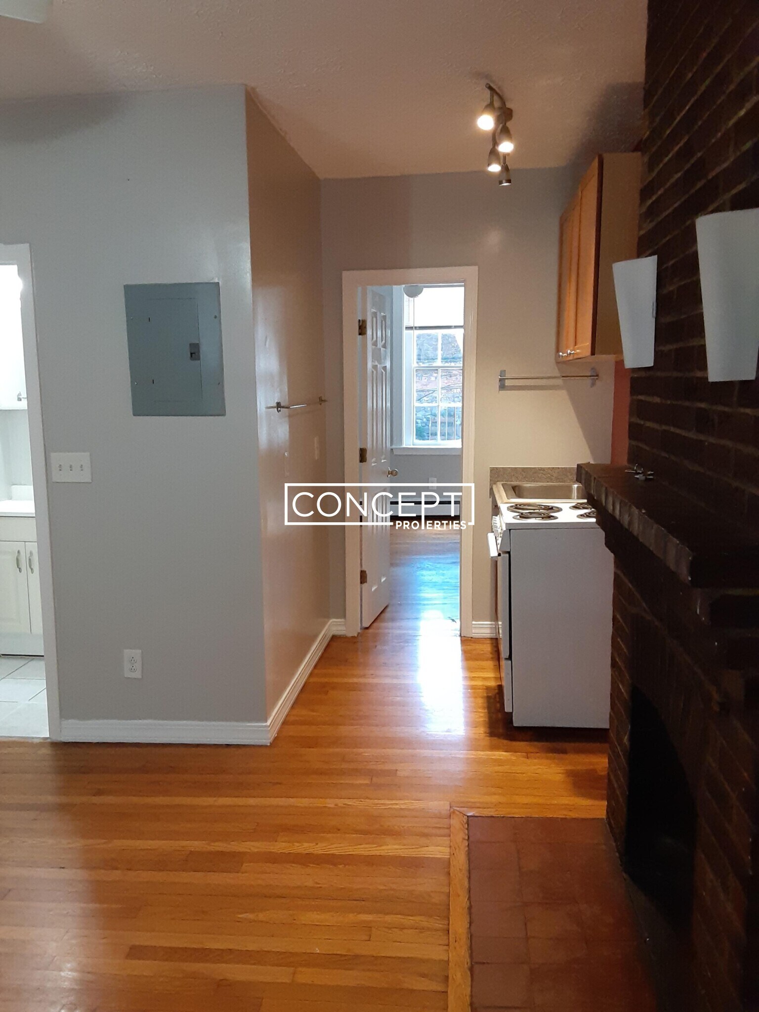 Building Photo - 41 Anderson St