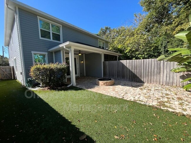 Building Photo - 2697 E Washington St