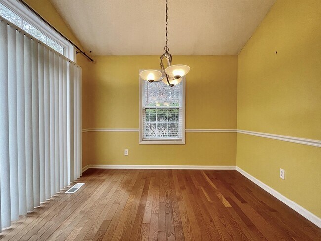 Building Photo - 75 Spring Lake Dr