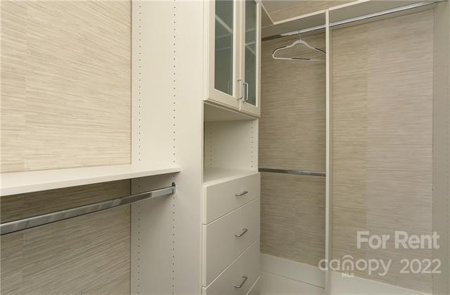 Building Photo - 517 Chadmore S Dr