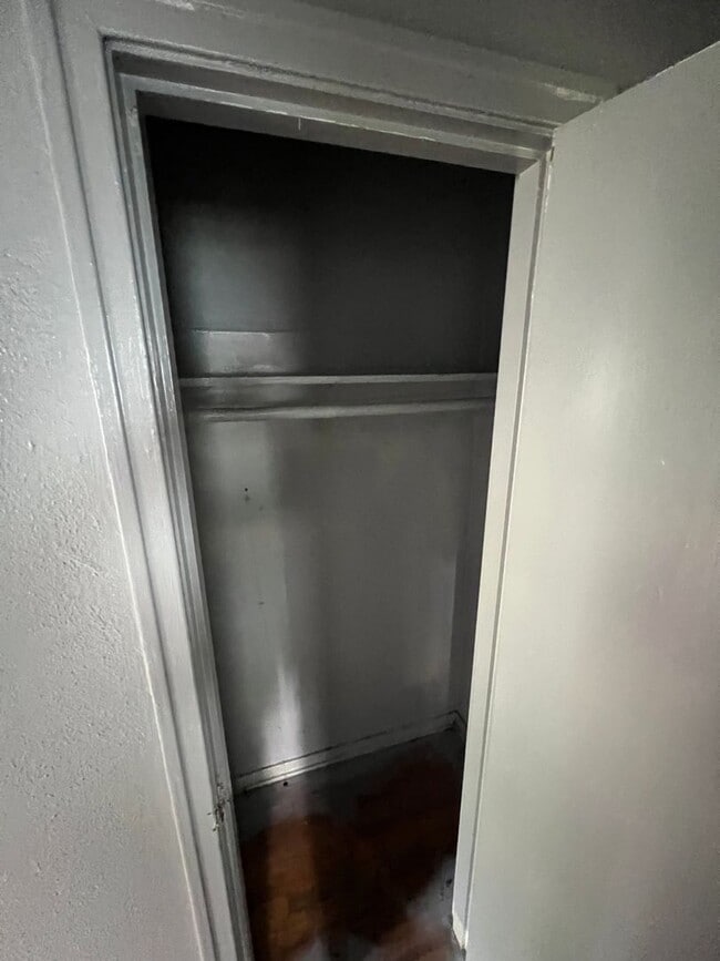 Building Photo - 2728 Hillcrest Ave