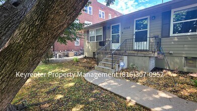 Building Photo - 4308 Oak St