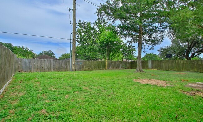 Building Photo - 17626 Bullis Gap Dr