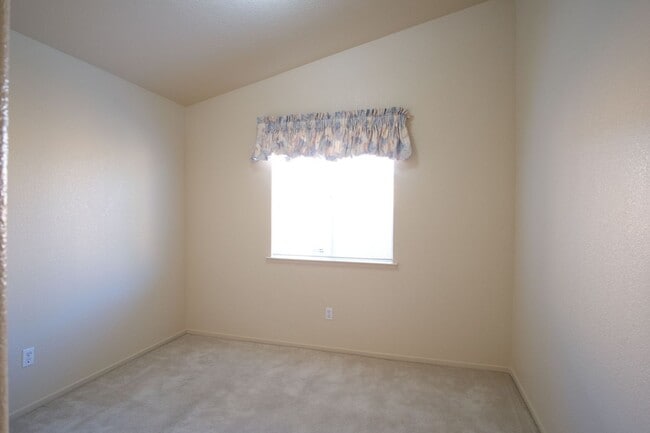 Building Photo - Charming Ceres Home with a spacious backyard!