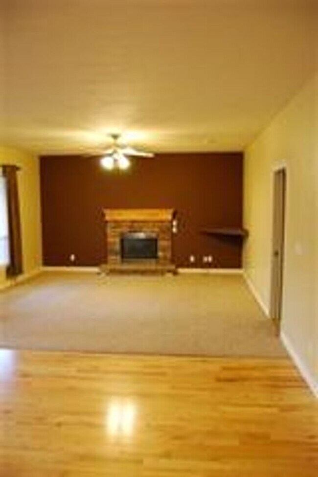 Building Photo - Beautiful Eagle Home