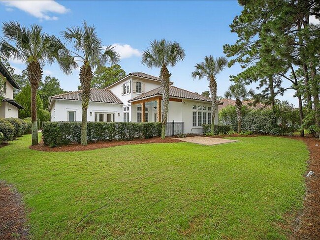 Building Photo - 3161 Club Dr