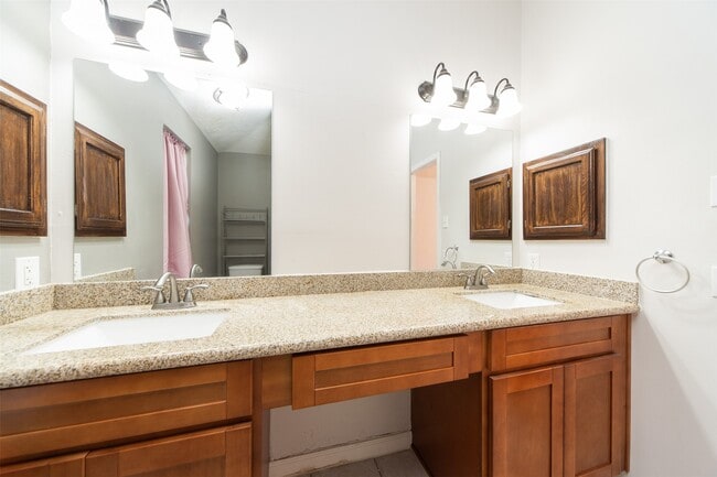 Building Photo - 22131 Eagle Meadow Dr